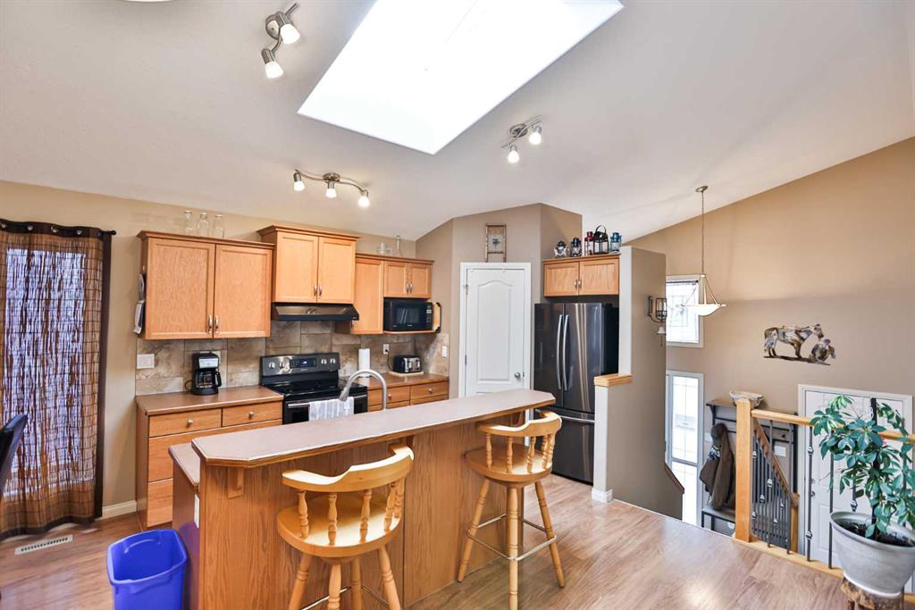 Fifth View of 408 Thyrza Burkitt Link N, Legacy Ridge / Hardieville, Lethbridge, Alberta, T1H 5M5