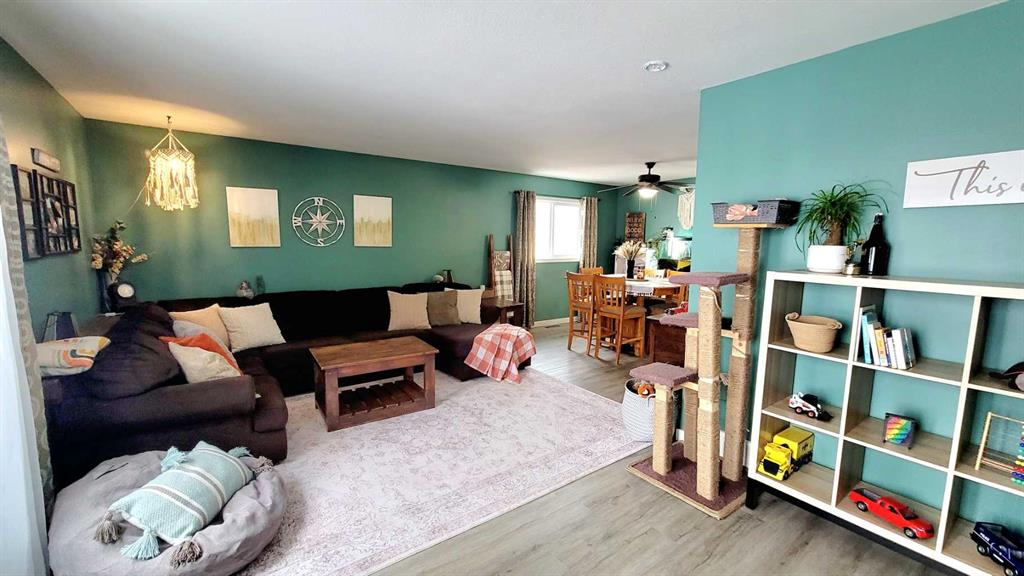 Fourth View of 2 Westheights Drive , NONE, Didsbury, Alberta, T0M 0W0