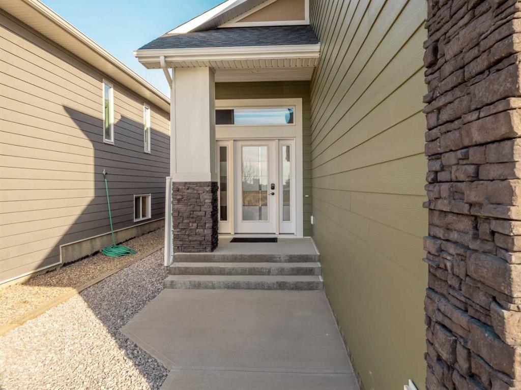 Third View of 525 Sixmile Crescent S, Southgate, Lethbridge, Alberta, T1K 5X2