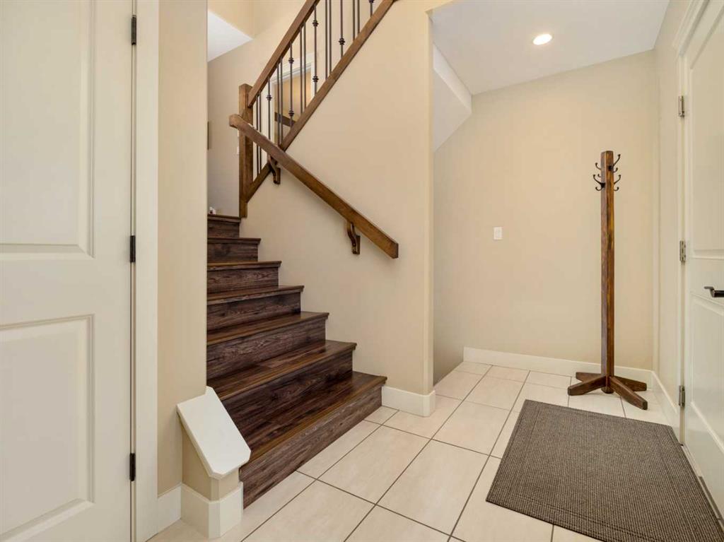 Fifth View of 525 Sixmile Crescent S, Southgate, Lethbridge, Alberta, T1K 5X2