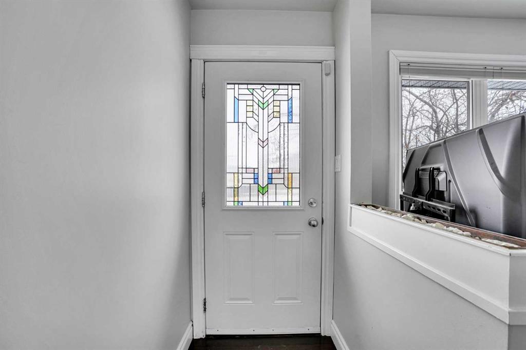 Third View of 35 Meadowview Road SW, Meadowlark Park, Calgary, Alberta, T2V 1W1