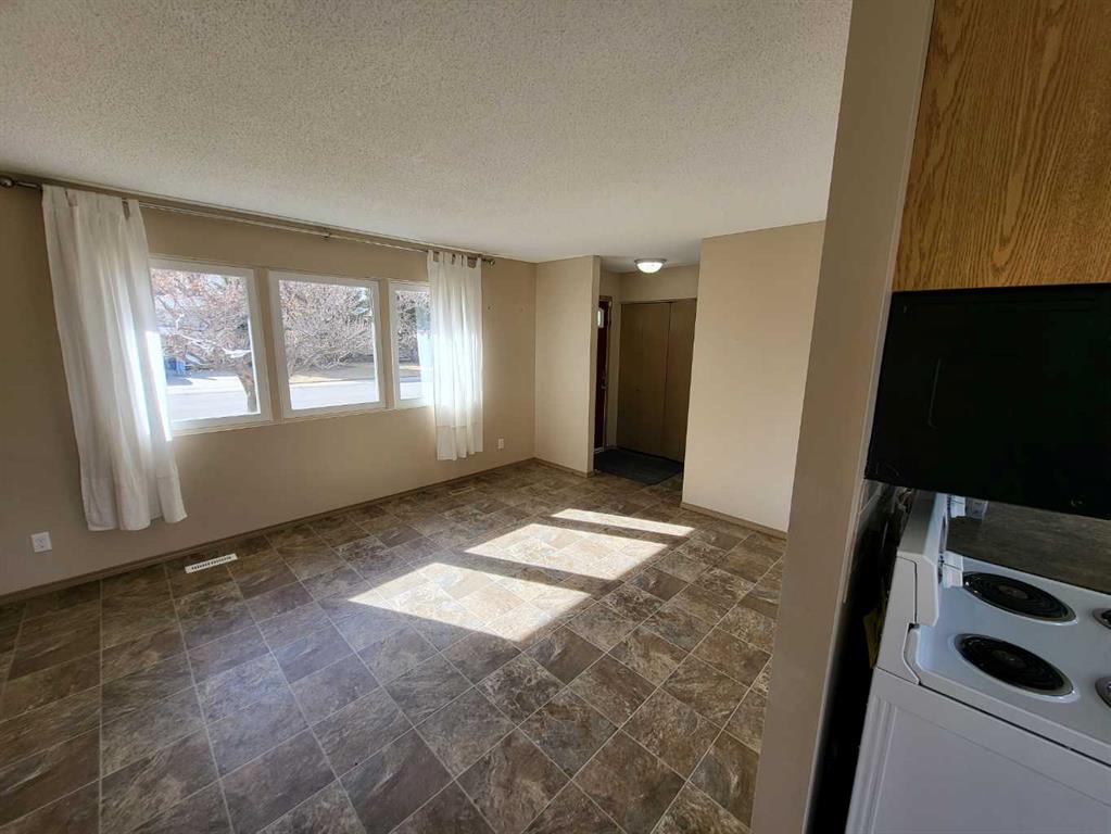 Third View of 2161 Palm Road S, Redwood, Lethbridge, Alberta, T1K 3N9