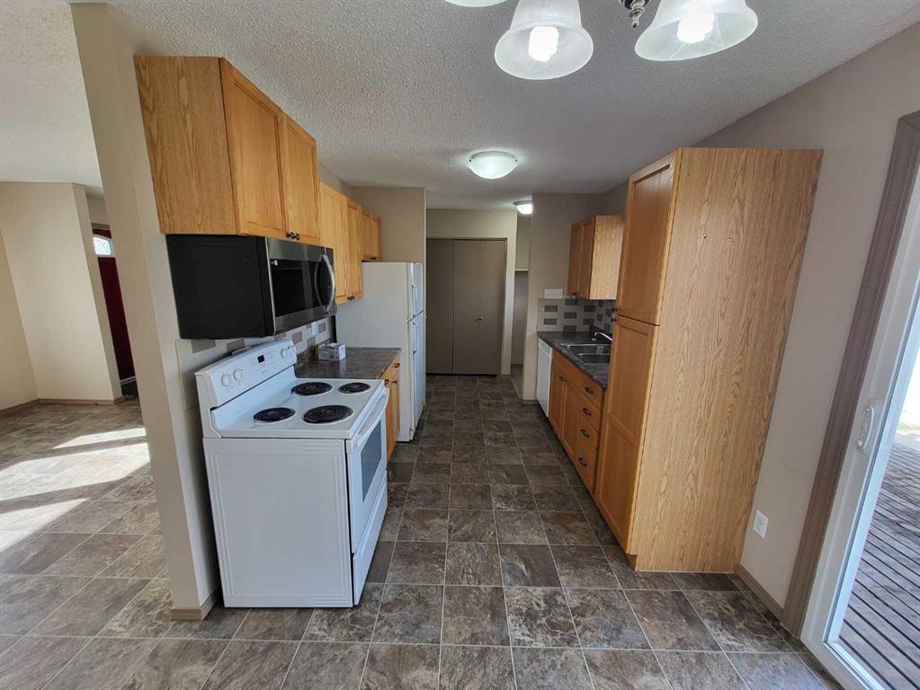 Fourth View of 2161 Palm Road S, Redwood, Lethbridge, Alberta, T1K 3N9