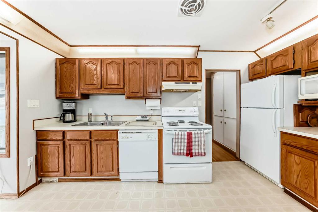 Fourth View of 627 Seymour Avenue SW, Southwood, Calgary, Alberta, T2W 0N5