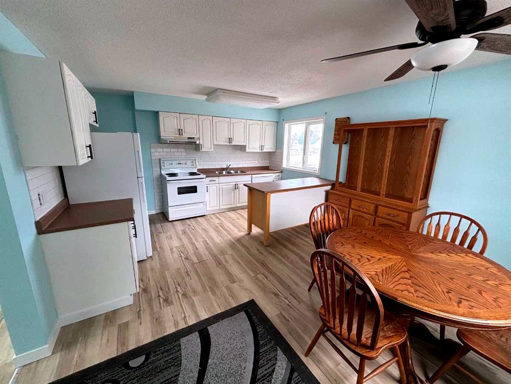 Third View of 88, 305 5 St.  , Wainwright, Wainwright, Alberta, T9W 1A6