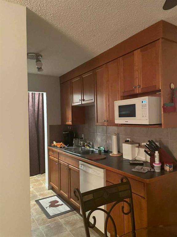 Fourth View of H201, 2004 13 Avenue N, Park Meadows, Lethbridge, Alberta, T1H5B1