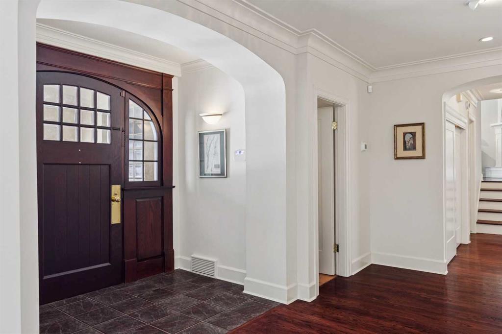 Fourth View of 2210 12 Street SW, Upper Mount Royal, Calgary, Alberta, T2T 3N4