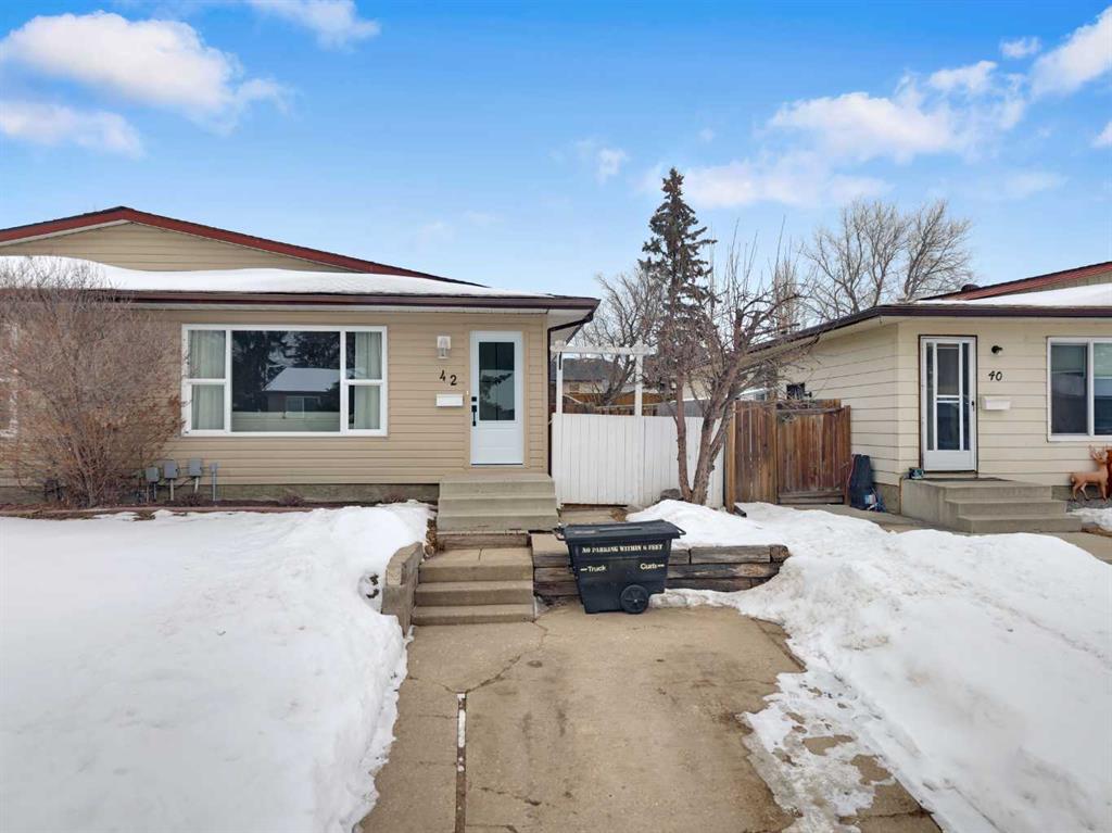 Fourth View of 42 Valley Crescent  , Fairway Heights Extension, Lacombe, Alberta, T4L 1R9