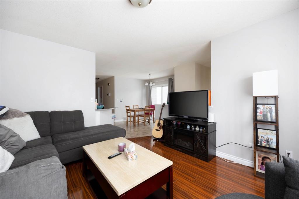 Fifth View of 216 Parry Crescent , Timberlea, Fort McMurray, Alberta, T9K 0A4