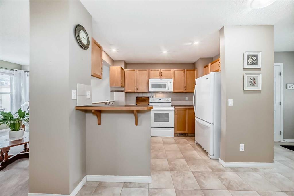 Fifth View of 137 Luxstone Way SW, Luxstone, Airdrie, Alberta, T4B3C2