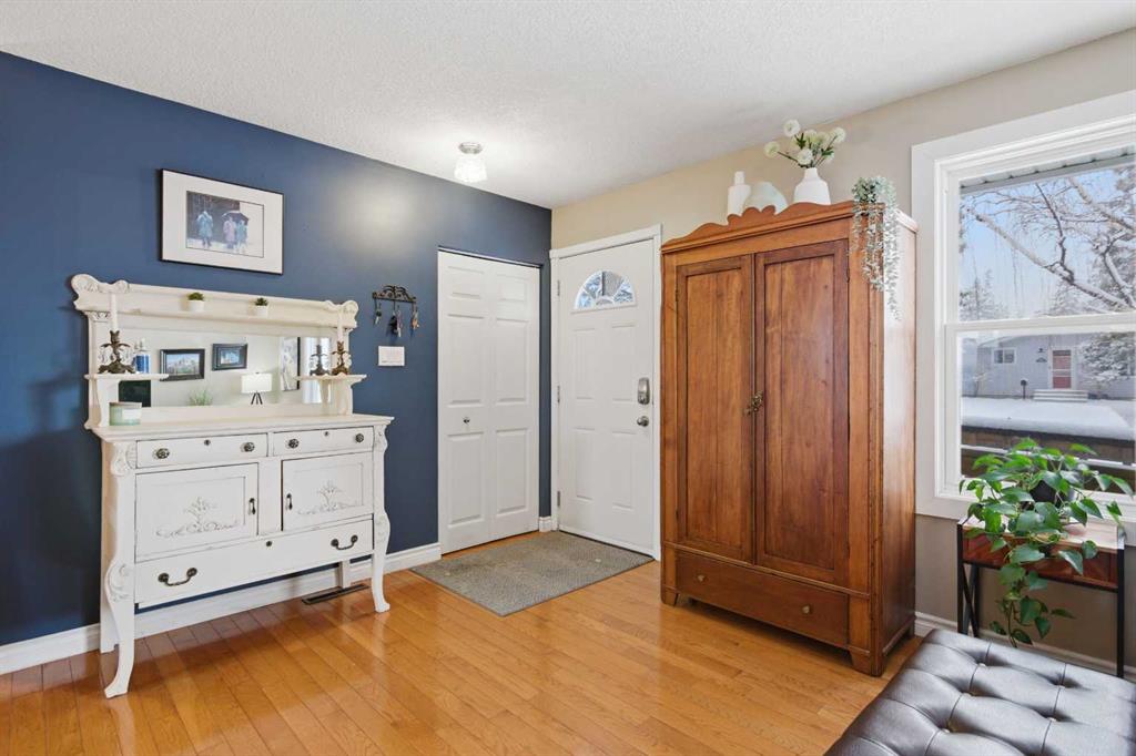 Fifth View of 527 Athlone Road SE, Acadia, Calgary, Alberta, T2H 1V8