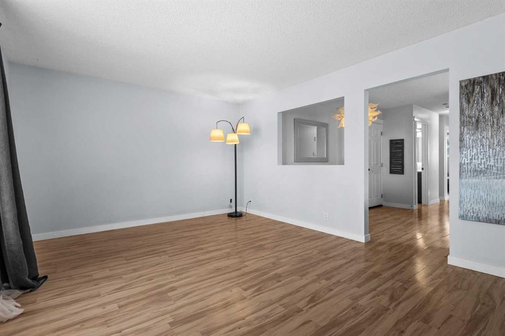 Fifth View of 8510 Centre Street NE, Beddington Heights, Calgary, Alberta, T3K 1K7