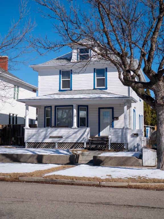 643 8 Street S, A2292163, Alberta,