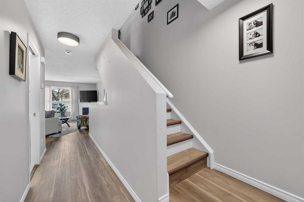 Fourth View of 68 Douglas Glen Park SE, Douglasdale/Glen, Calgary, Alberta, T2Z3Z3