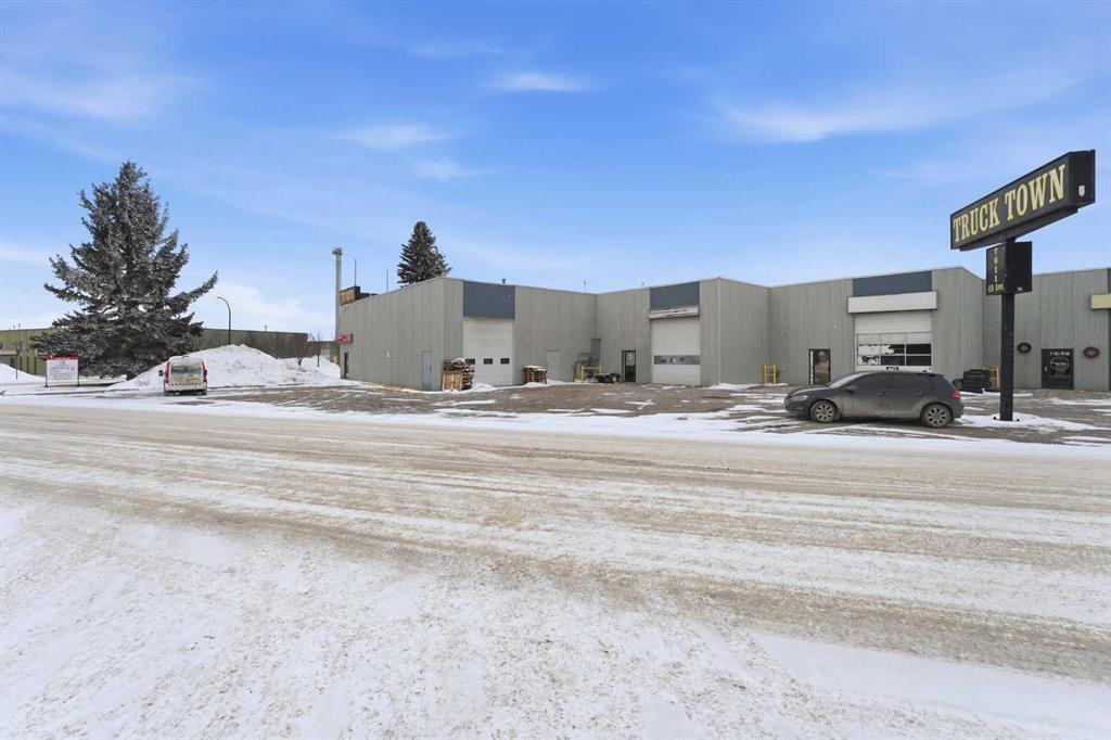 Third View of 1 & 3, 7611 49 Avenue , Northlands Industrial Park, Red Deer, Alberta, T4P 1M3