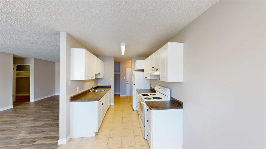 Third View of 102, 10105 107 Avenue , Avondale, Grande Prairie, Alberta, T8V1M1