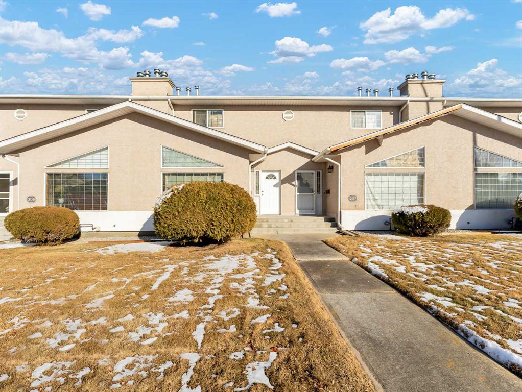 306, 165 South Ridge Drive SE, A2292357, Alberta,