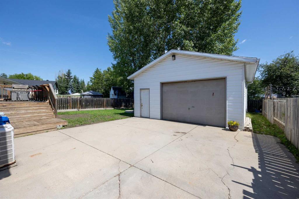 Third View of 185 Hiltop Crescent , Thickwood, Fort McMurray, Alberta, T9H3V3
