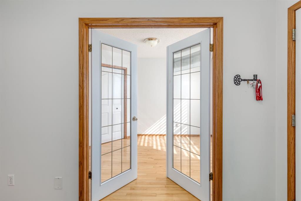 Fourth View of 108 Quigley Close , West Terrace, Cochrane, Alberta, T4C 1S4