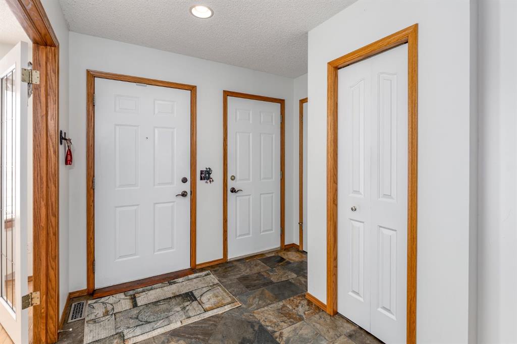 Fifth View of 108 Quigley Close , West Terrace, Cochrane, Alberta, T4C 1S4