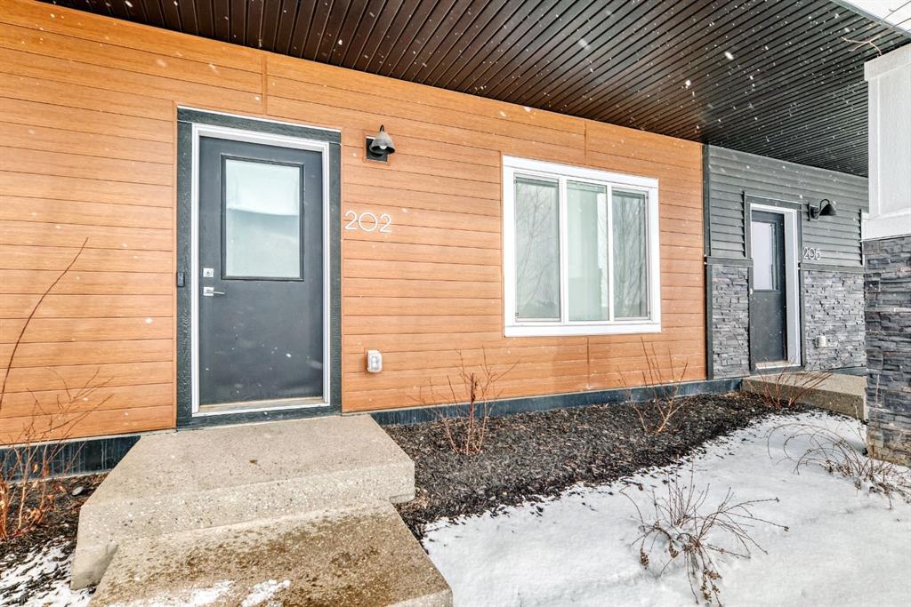 Third View of 202 CREEKSTONE Drive SW, Pine Creek, Calgary, Alberta, T2X 5L1