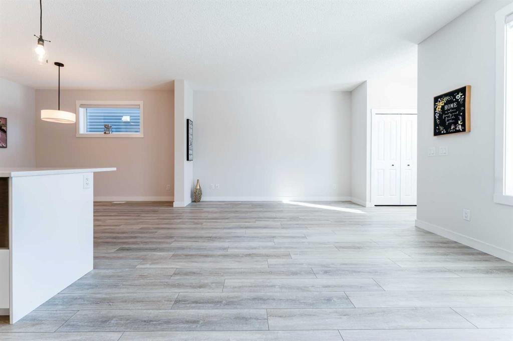 Fifth View of 540 Chinook Winds Garden SW, Chinook Gate, Airdrie, Alberta, T4B 5J6