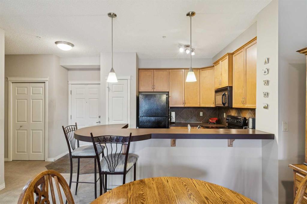 Fifth View of 110, 37 Prestwick Drive SE, McKenzie Towne, Calgary, Alberta, T2Z 4Z2