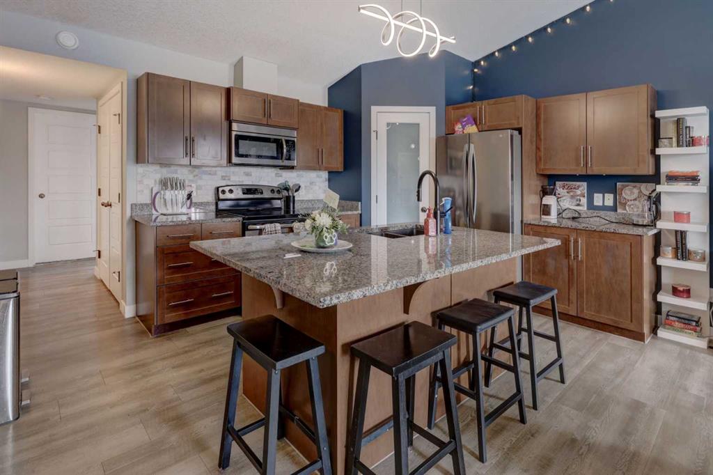 Fifth View of 2204, 2781 Chinook Winds Drive SW, Prairie Springs, Airdrie, Alberta, T4B 3S5