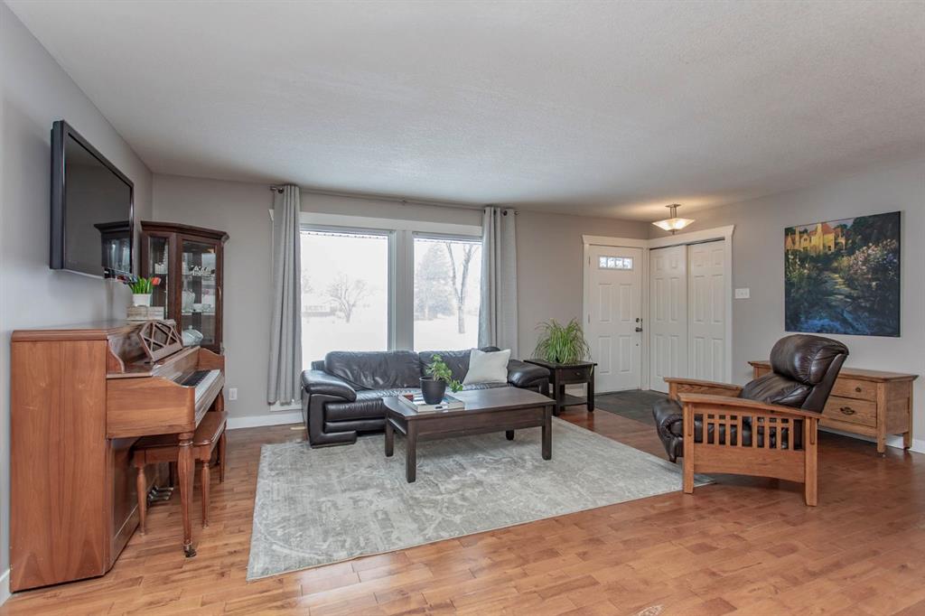 Fifth View of 3505 39 Street , Morrisroe, Red Deer, Alberta, T4N 5T8