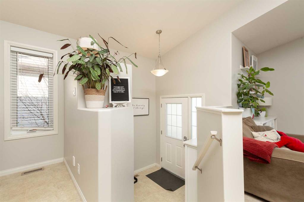 Third View of 505 Gateway Crescent S, Fairmont, Lethbridge, Alberta, T1K 4X2