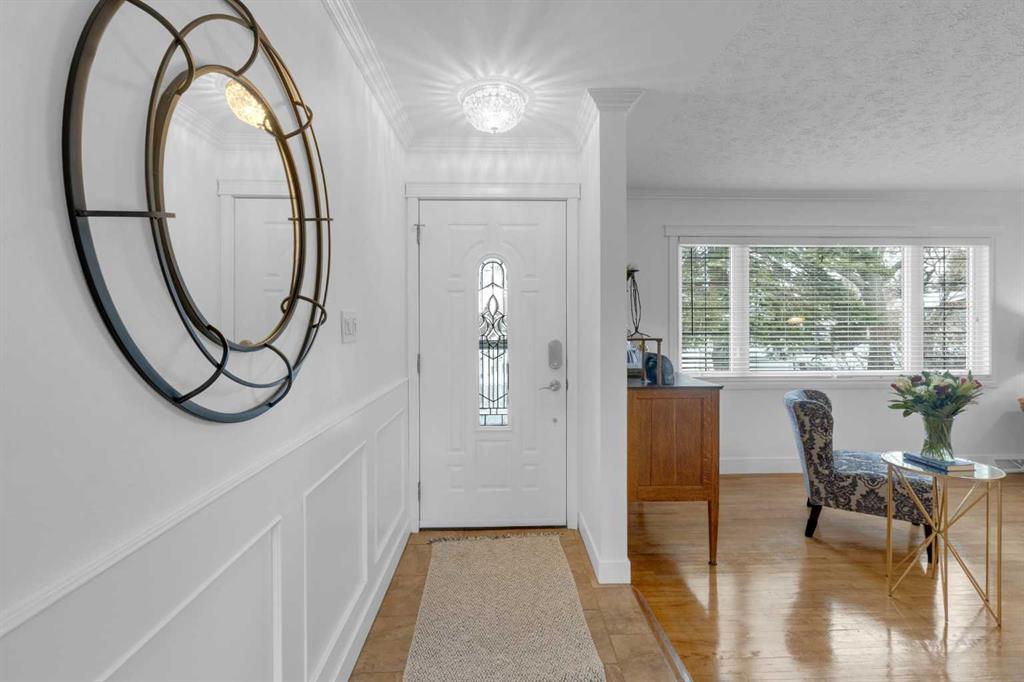 Third View of 220 78 Avenue SE, Fairview, Calgary, Alberta, T2C 1J7