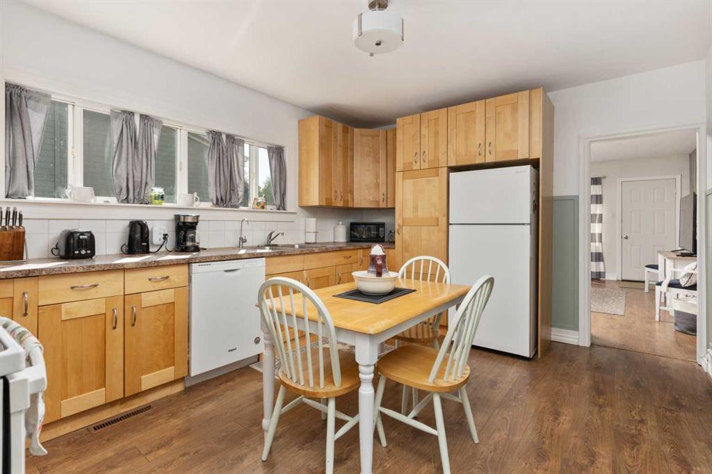 Fifth View of 5025 54 Street , Daysland, Daysland, Alberta, T0B 1A0