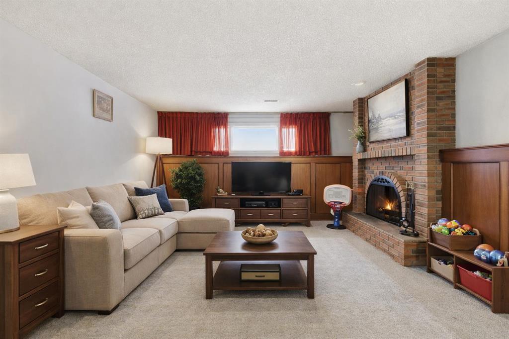 Fifth View of 311 Parkglen Crescent SE, Parkland, Calgary, Alberta, T2V 4M4