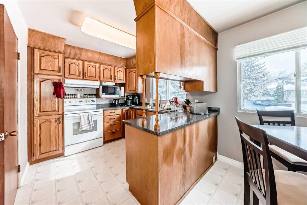 Fourth View of 1228 Rosehill Drive NW, Rosemont, Calgary, Alberta, T2K 1M1