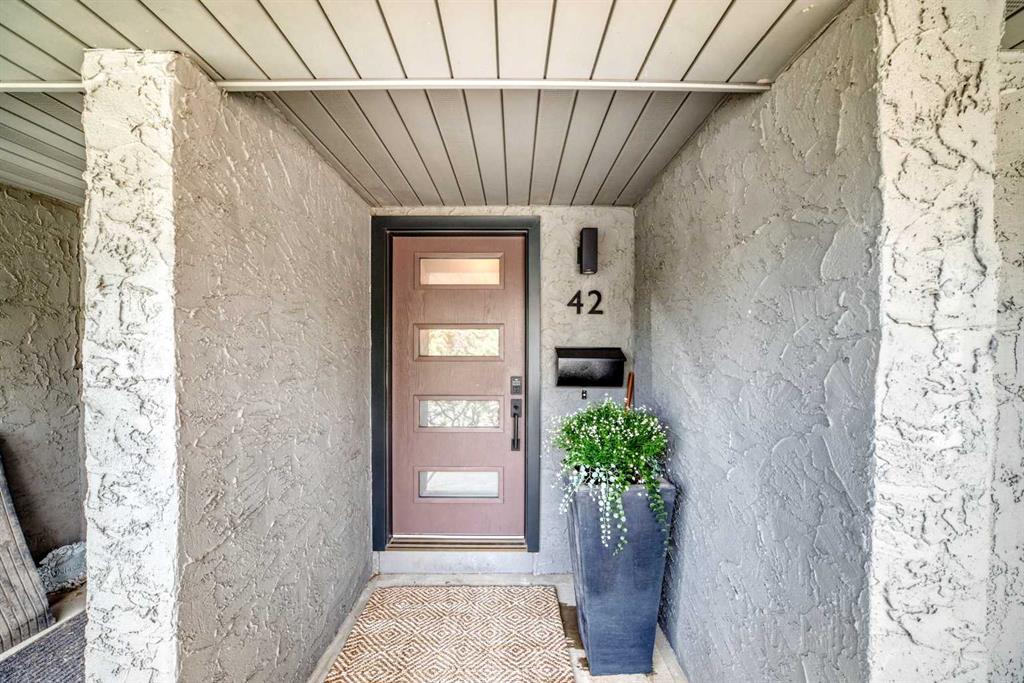 Third View of 42 Point Drive NW, Point McKay, Calgary, Alberta, T3B5B3