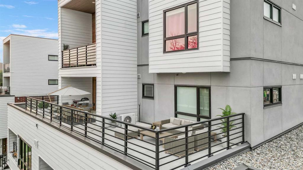 Third View of 319, 120 18 Avenue SW, Mission, Calgary, Alberta, T2S3H5