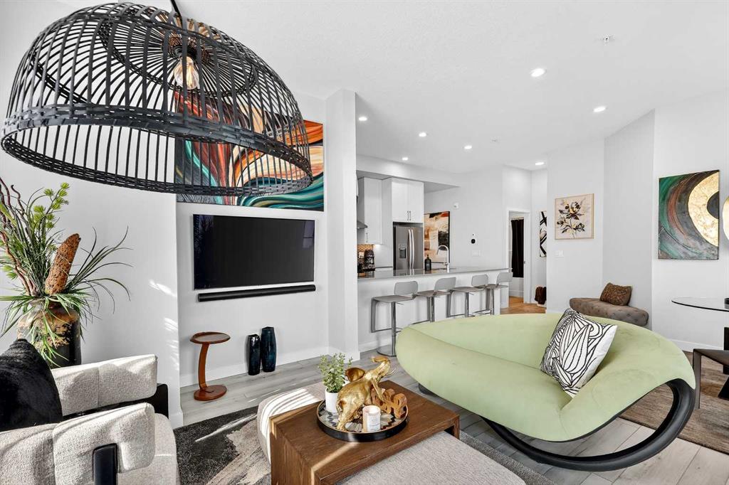 Second View of 102, 255 Les Jardins Park SE, Douglasdale/Glen, Calgary, Alberta, T2C 5W9