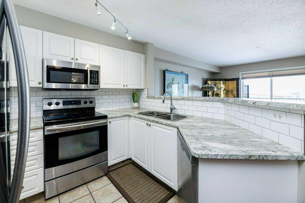 Fifth View of 319, 60 Lawford Avenue , Lonsdale, Red Deer, Alberta, T4R 3E9