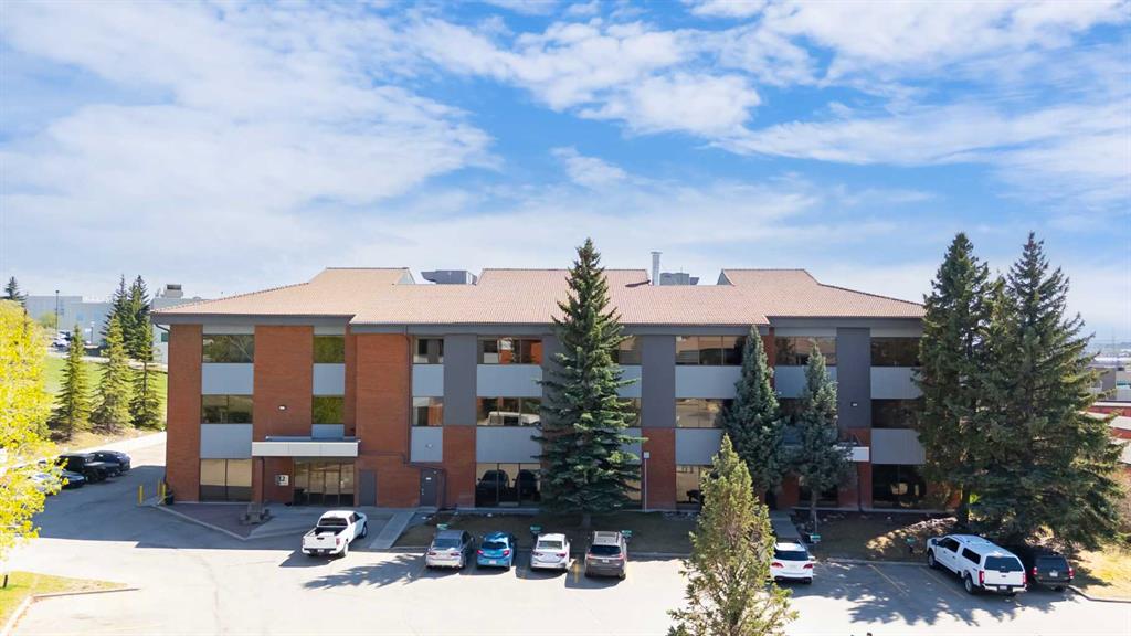 Fourth View of #300, 12 Manning Close NE, McCall, Calgary, Alberta, T2E 7N6
