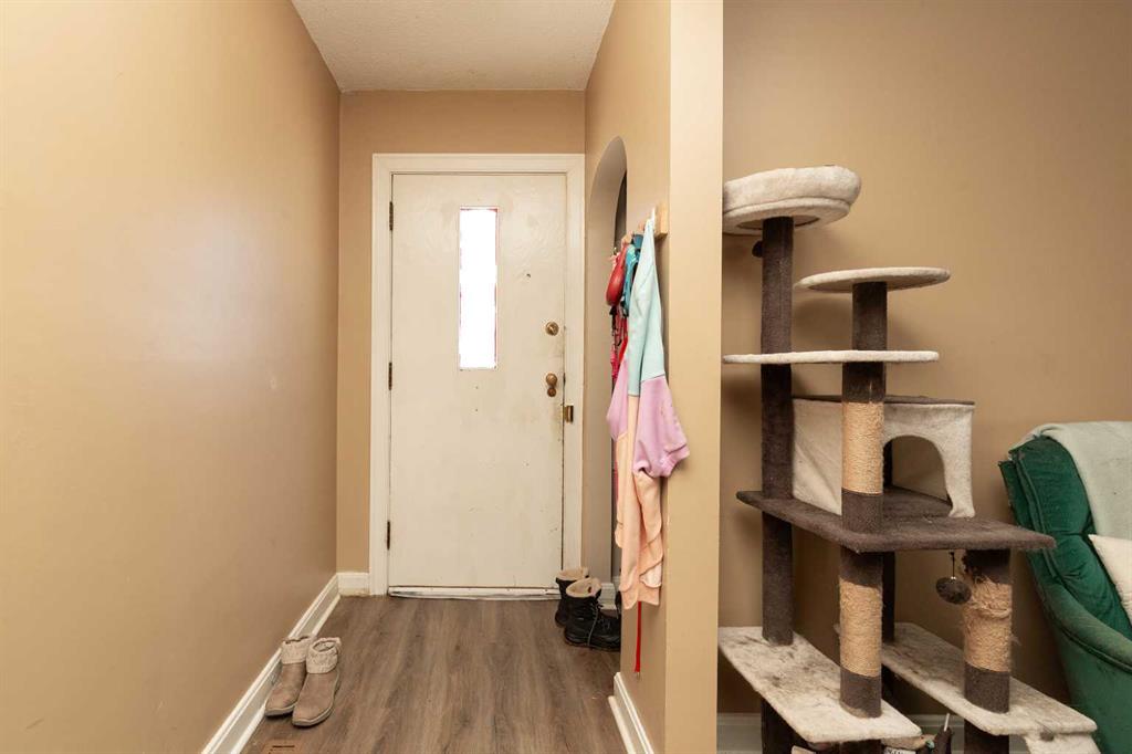 Third View of 920 13 Street S, Fleetwood, Lethbridge, Alberta, T1J 2X2