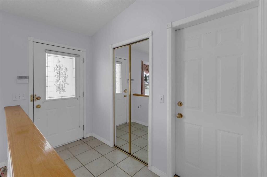 Fifth View of 2, 200 Sandstone Drive NW, Sandstone Valley, Calgary, Alberta, T3K 4N7