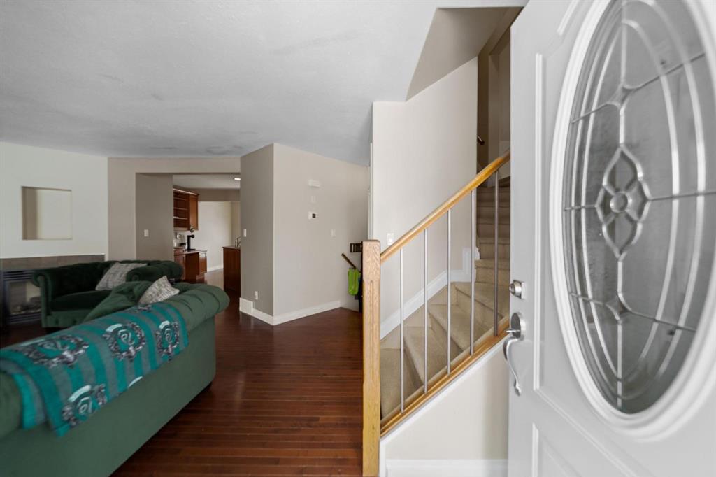 Fifth View of 5809 28 Avenue , Valleyview, Camrose, Alberta, T4V 1P8