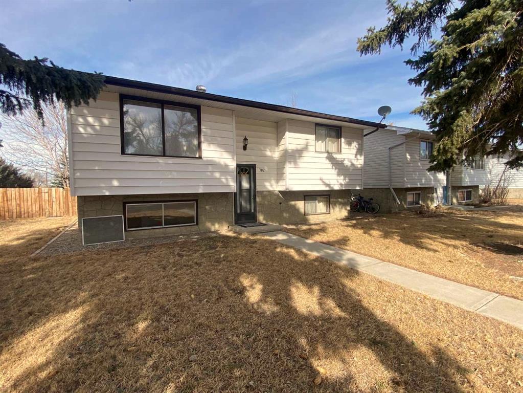 302 6 Avenue W, A2293217, Alberta,