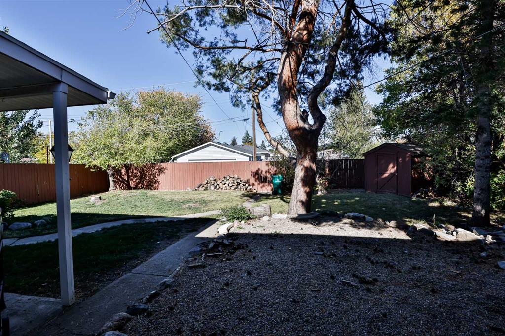 Third View of 2727 7a Avenue N, Majestic Place, Lethbridge, Alberta, T1H1A5