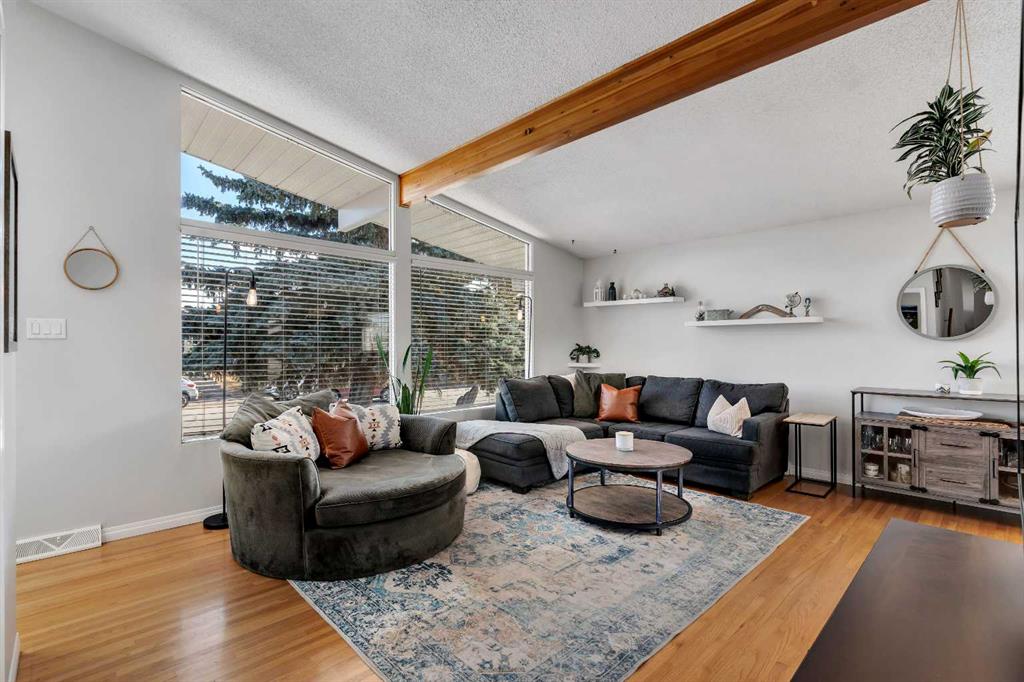 Third View of 9939 Maplecreek Drive SE, Maple Ridge, Calgary, Alberta, T2J 1T4