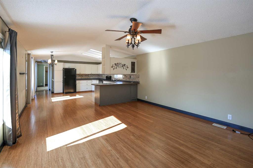 Fifth View of 4915 Doncaster Avenue , Devonshire, Red Deer, Alberta, T4R 2Z8