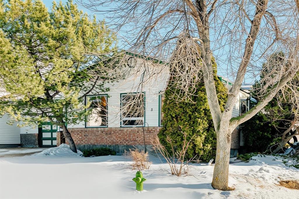 Third View of 3 Rutherford Close , Rosedale Estates, Red Deer, Alberta, T4P 3L1