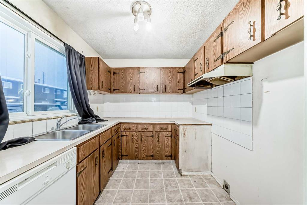 Third View of 306, 5340 17 Avenue SW, Westgate, Calgary, Alberta, T3E 6M3