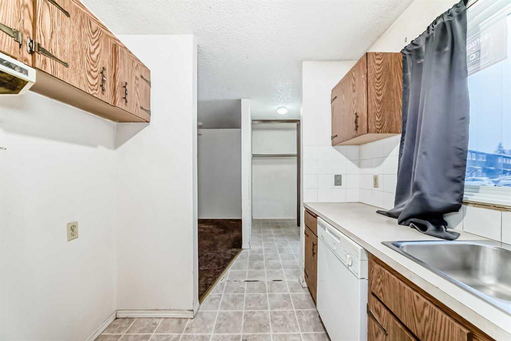 Fifth View of 306, 5340 17 Avenue SW, Westgate, Calgary, Alberta, T3E 6M3