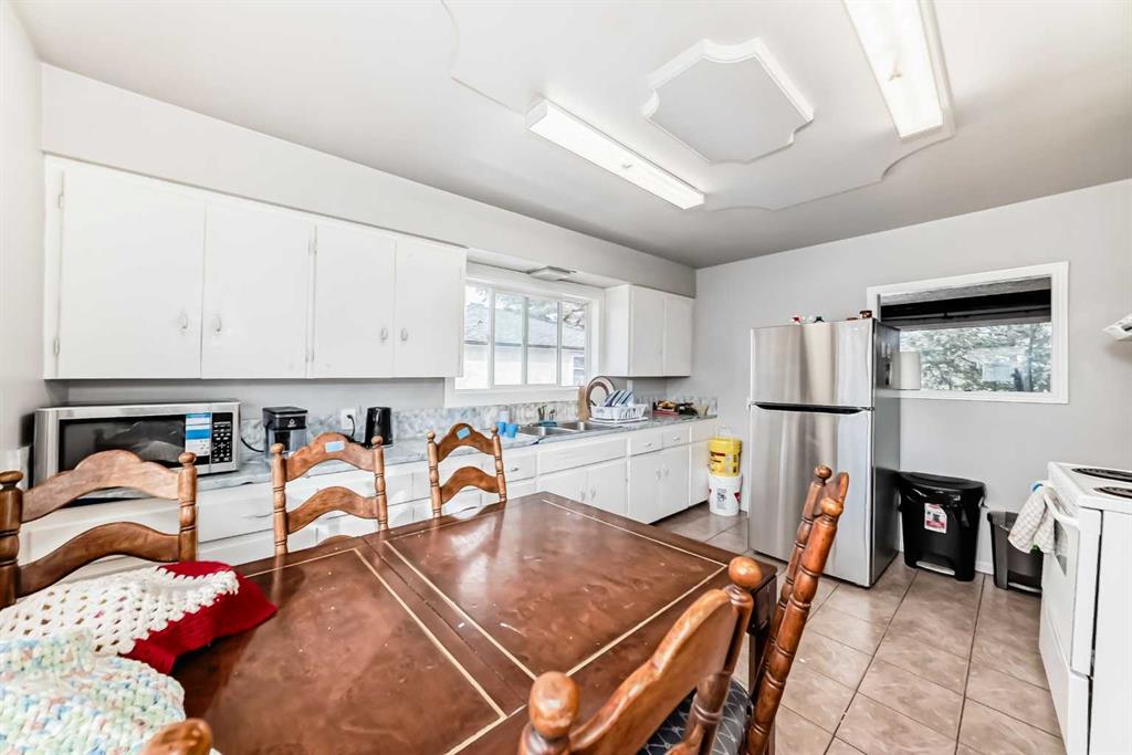 Fourth View of 2517 36 Street SE, Southview, Calgary, Alberta, T2B 0Y2